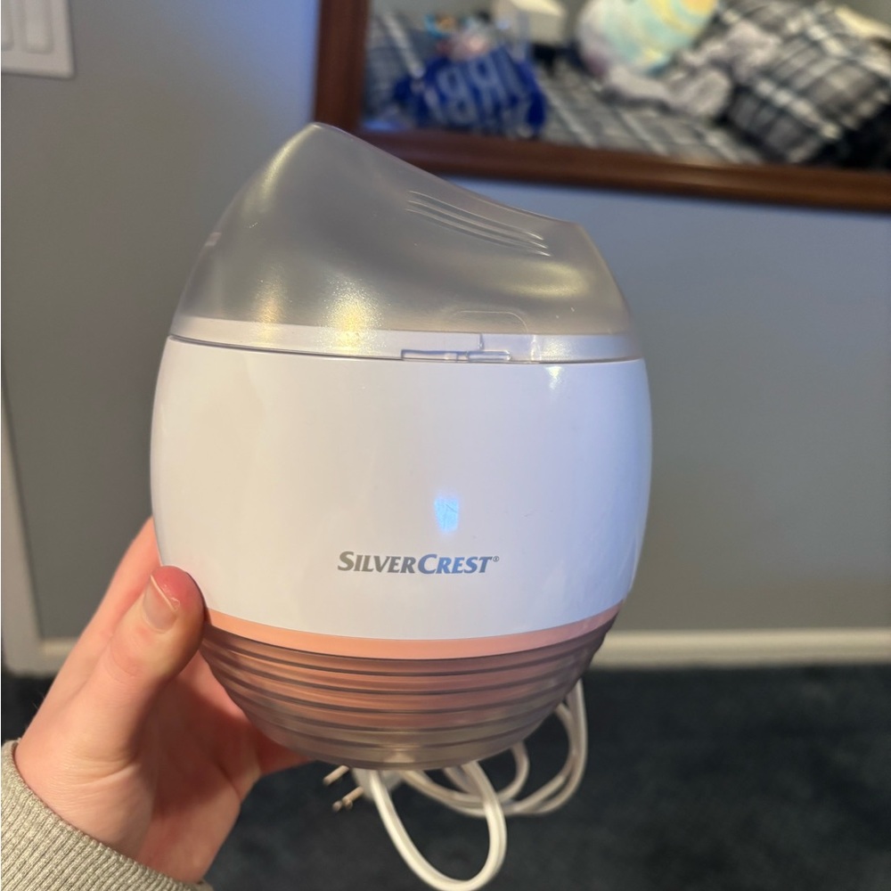 White and Pink wax warmer